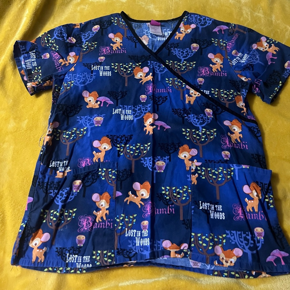 Women’s scrub top
